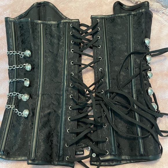 Corset - Picture 2 of 2